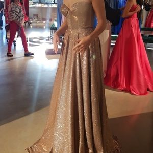 Meet your Posher, Jas